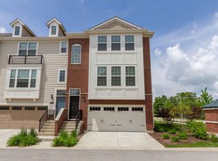 98 Dunhill Ln, Schaumburg, IL 60194