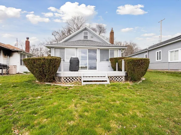 260 Maiden Ln, Pleasant Lake, MI 49272
