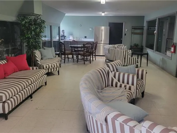 292 W Mill Rd #144, Long Valley, NJ 07853