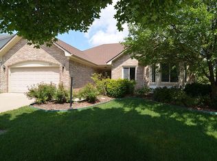 259 Bellshire Ln, Rochester Hills, MI 48307