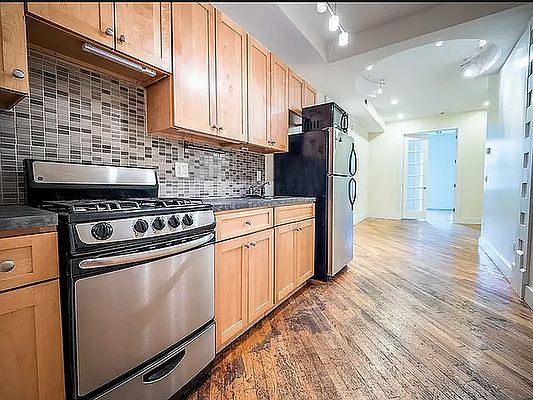 4th image of 48 Wilson Ave APT 1R