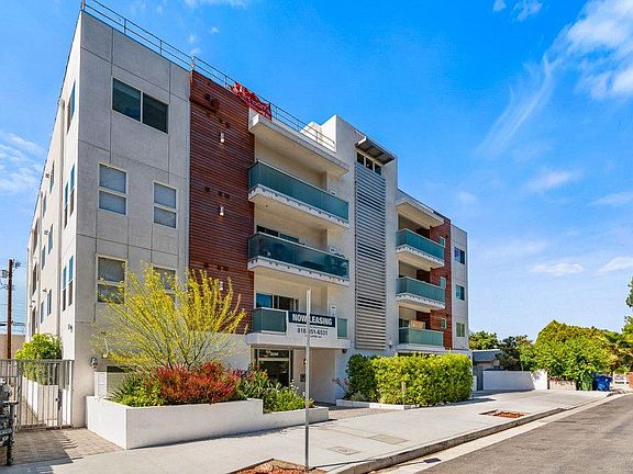 3rd image of 22769 Del Valle St #404