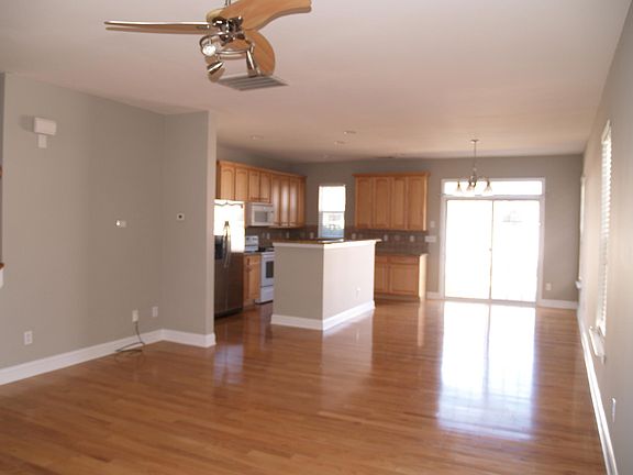 5th image of 117 Walnut Cove Dr APT D