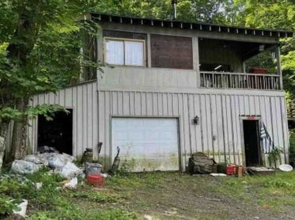 3993 Royalton Hill Rd, South Royalton, VT 05068