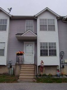 107 Britain Ct, Newark, DE, 19702