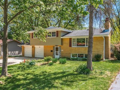320 Elmwood Dr, Naperville, IL, 60540