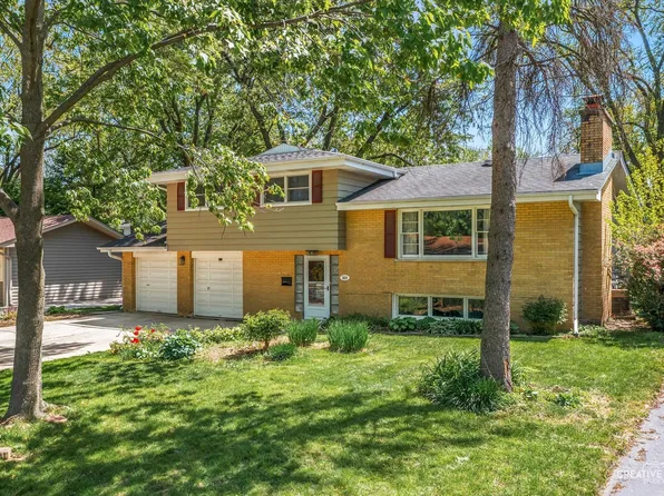 320 Elmwood Dr, Naperville, IL 60540