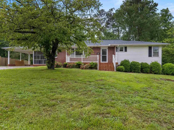 17 E Summit Dr, Ware Shoals, SC 29692