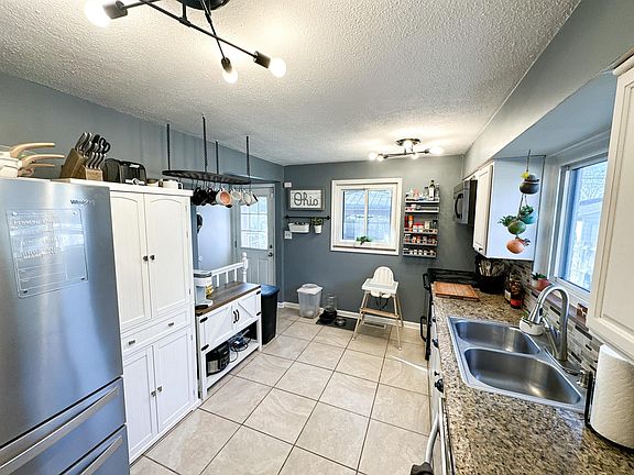3rd image of 4269 Beechgrove Dr