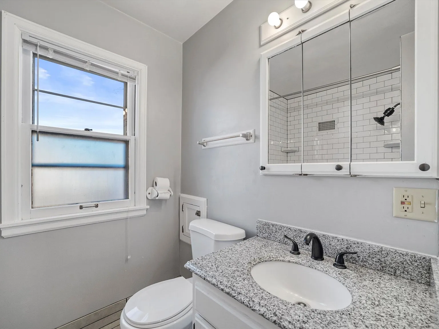 2 bed, 1150 sqft, $1,575 — Photo 3