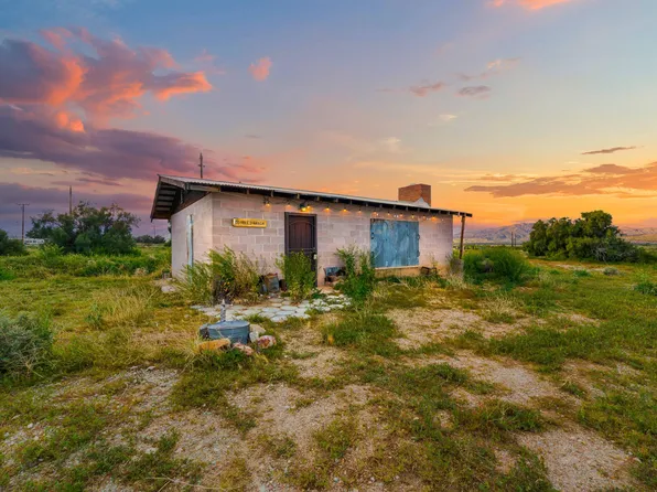 12 Tamarick Rd, Cantil, CA 93519