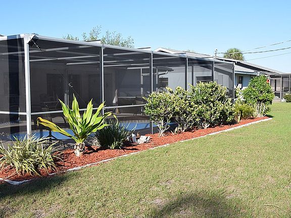 3rd image of 350 Pineview Dr