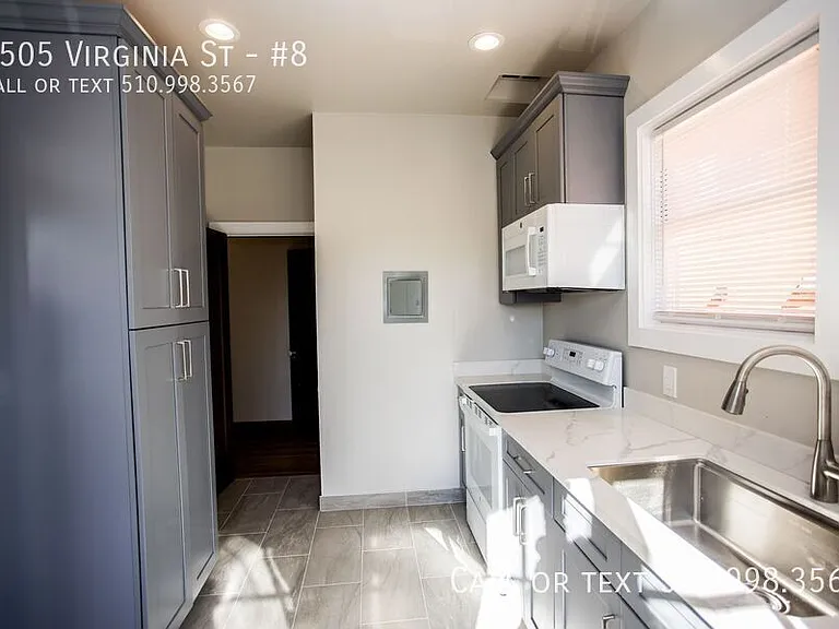 2505 Virginia St #8 — Photo 11