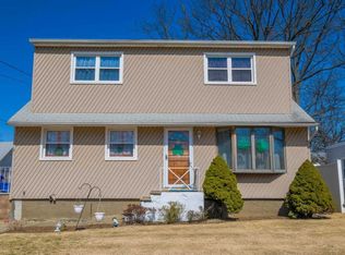 141 Judith Ln, Valley Stream, NY 11580
