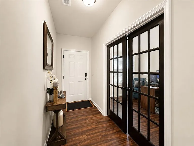 2308 Hastings Manor Ln — Photo 3