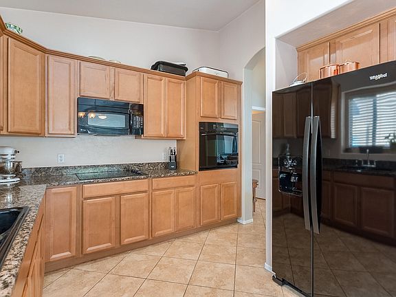 5th image of 710 W Adagio Ln