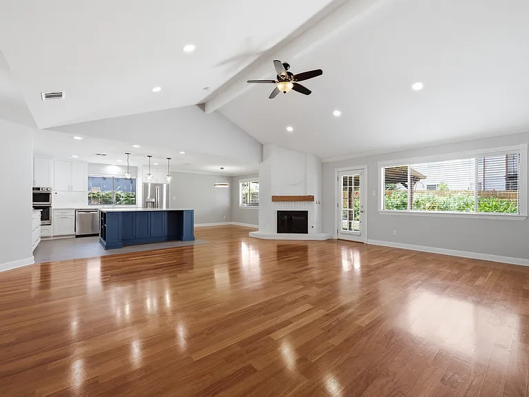 11826 Carshalton Dr — Photo 10