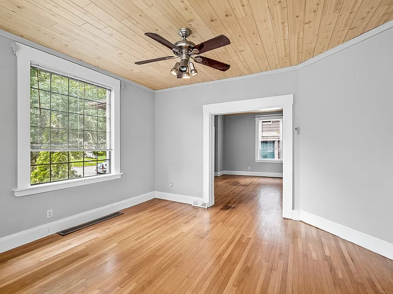 3774 Drake Ave — Photo 9