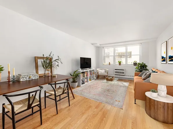 63 E 9th St APT 3U, New York, NY 10003