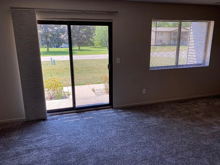 15500 Clovernook Dr — Photo 3