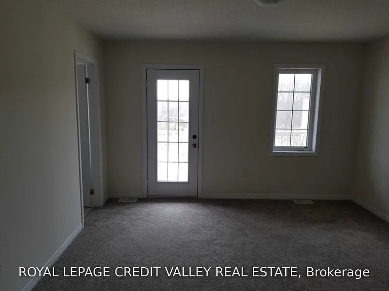 76 Fleming Cres — Photo 16