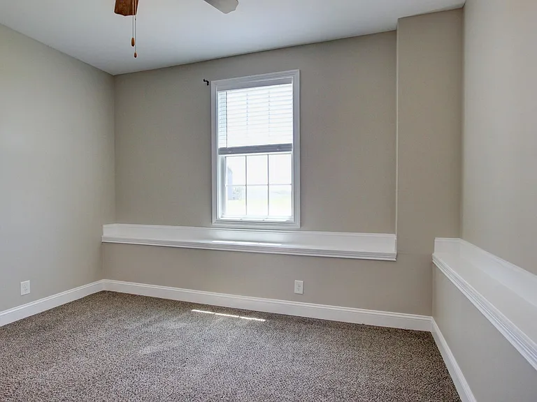 1121 Cardinal Creek Dr — Photo 35
