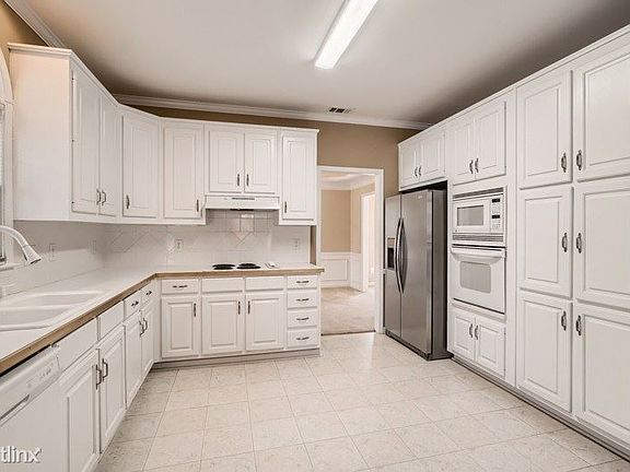 5th image of 902 Chadwick Park Dr