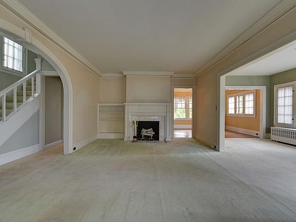 3rd image of 1480 Lewis Dr