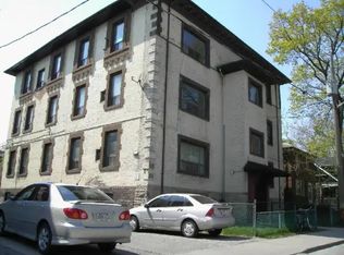 26 Gifford St #1A, Toronto, ON M5A 3J1
