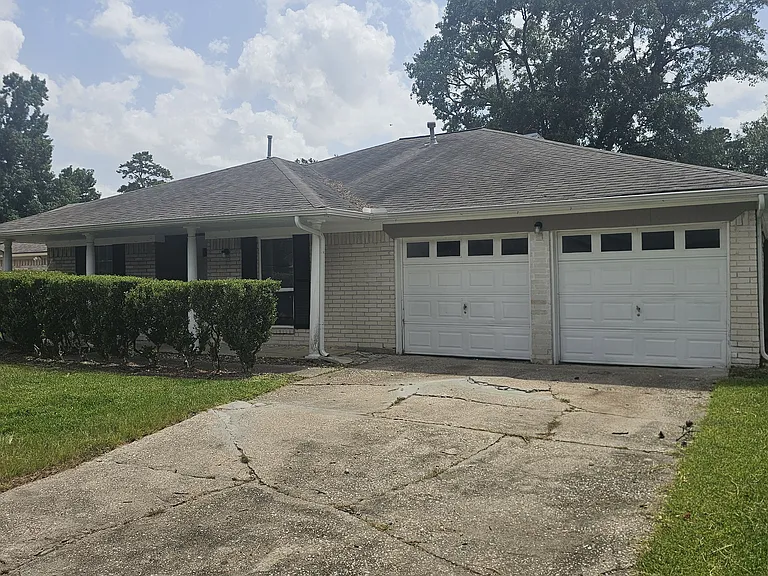23915 Spring Fork Dr — Photo 2