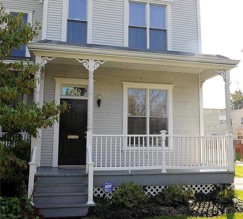1st image of 2742 Park Ave