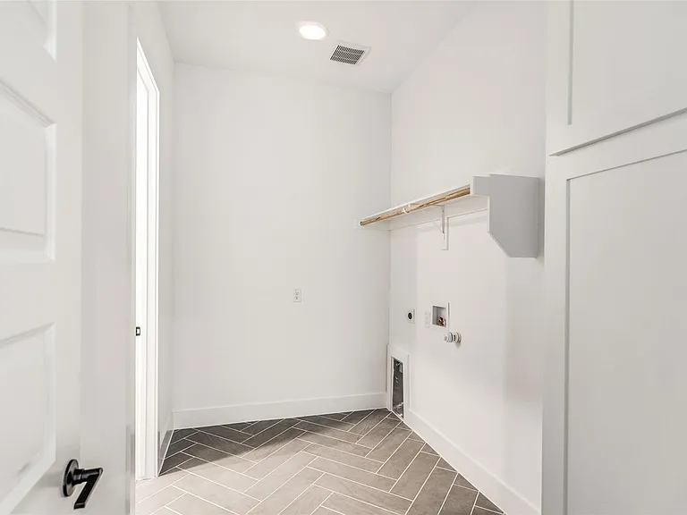 2302 Mercy Way — Photo 31