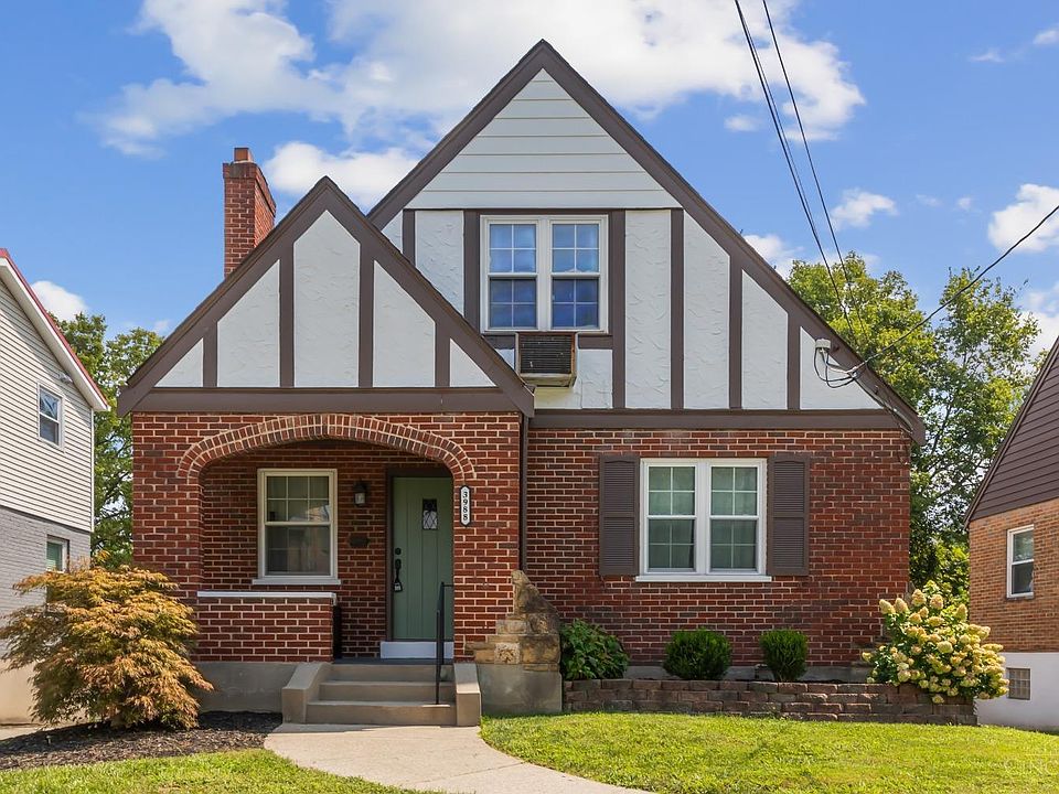 1st image of 3988 Raceview Ave