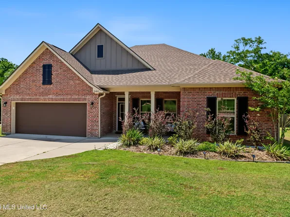 24641 Knollwood Dr, Pass Christian, MS 39571