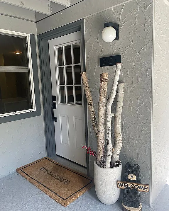Entry way 