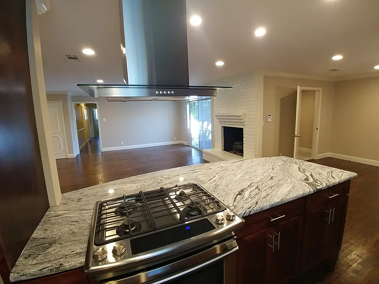 13434 Spring Grove Ave — Photo 9