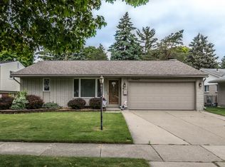 14447 Yale St, Livonia, MI 48154