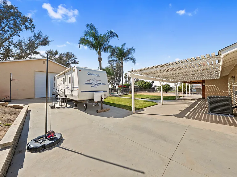 21699 Banner St — Photo 15