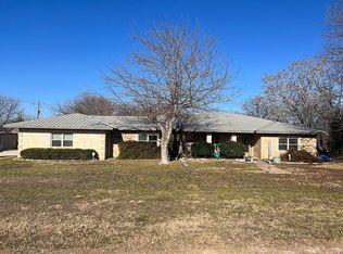 601 E 6th St, Blum, TX 76627