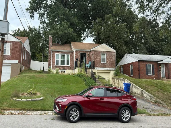 1540 Moore Pl, Saint Louis, MO 63130