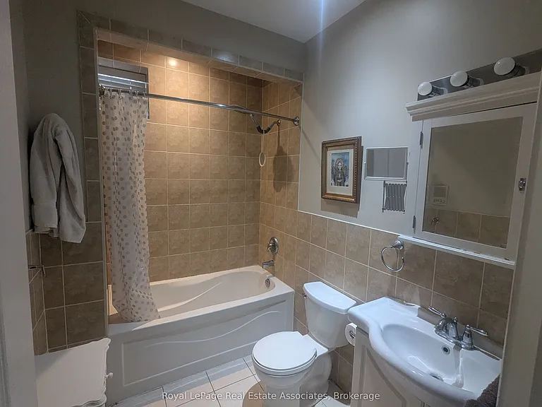48 Mississauga Rd N #4 — Photo 13