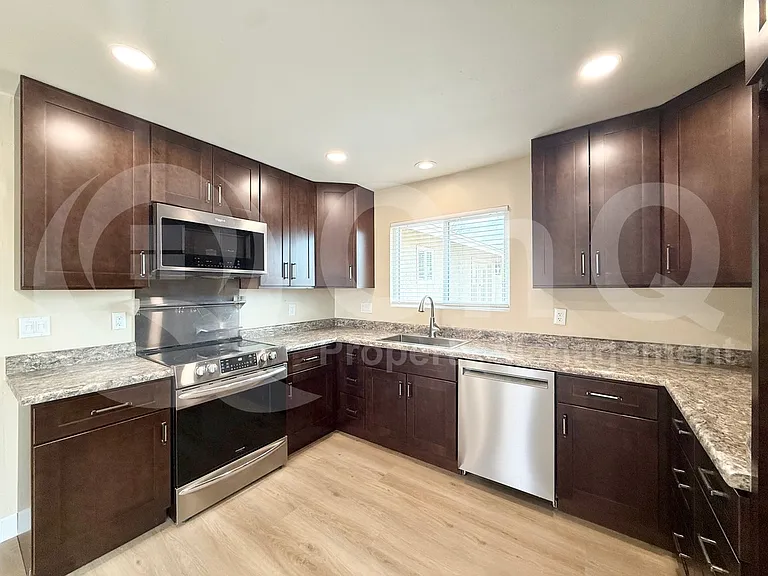 1266 W Mendoza Ave — Photo 6