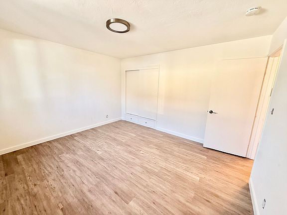 5th image of 930 Parker Ct #2