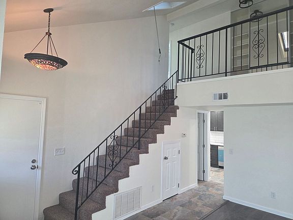 5th image of 1821 Howe St