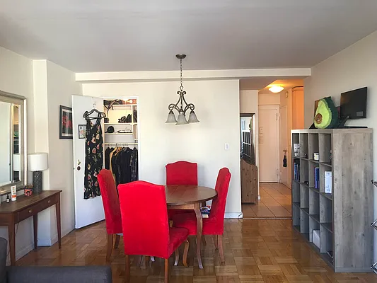 Rented by Compass | media 7