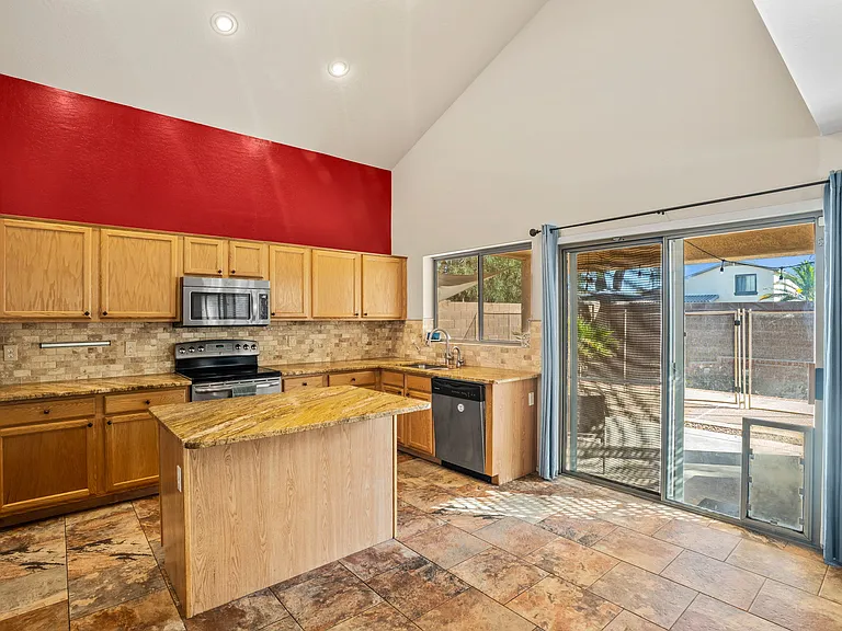 3299 E Boston St — Photo 13