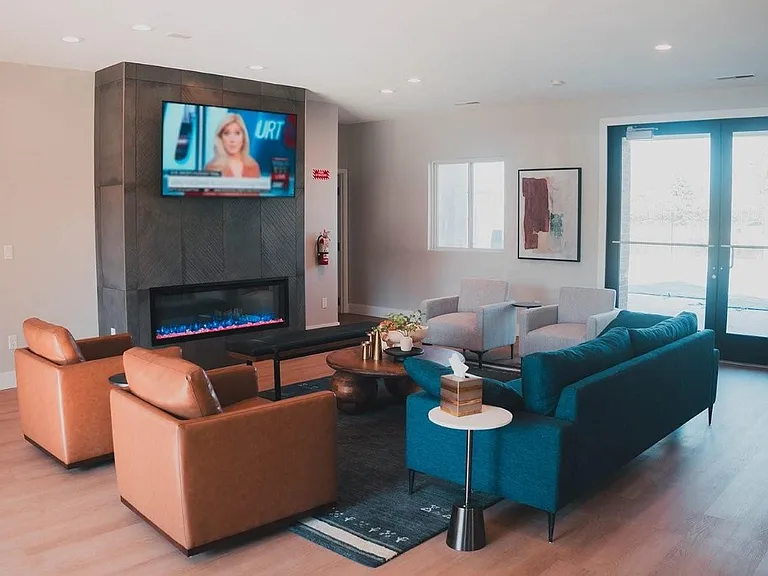 Northridge — Photo 14