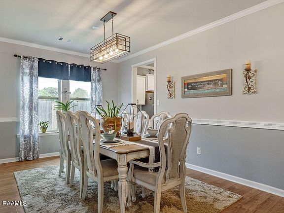 5th image of 111 Verger Dr