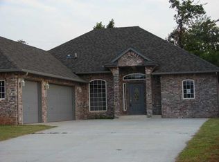 3004 Kaeylee Ln, Del City, OK 73115