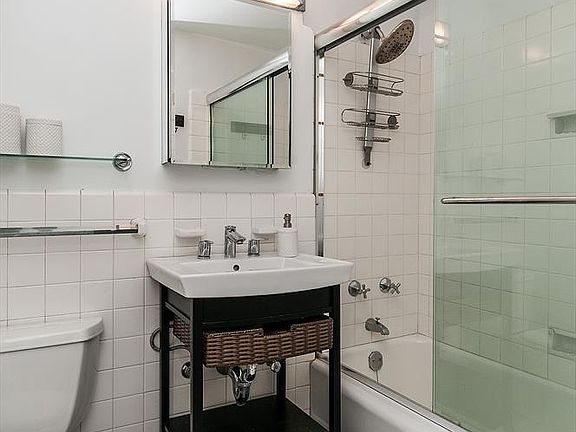 5th image of 135 E 54th St APT 9H